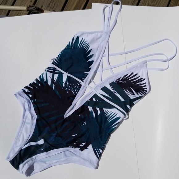 ***SOLD**HP*Last 1 sz Med Tropical 1 piece - Picture 2 of 7